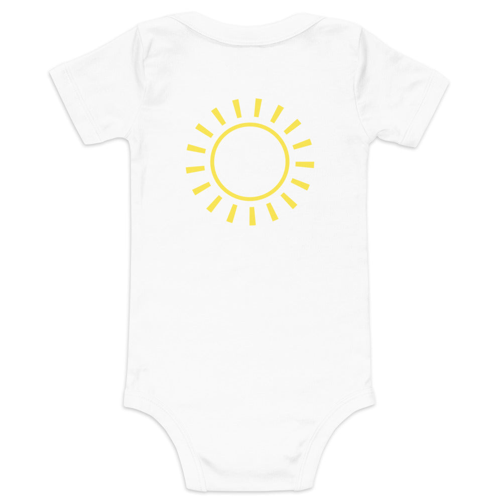Bin da, Sonne bitte! - Mallorca Kurzärmliger Baby-Einteiler